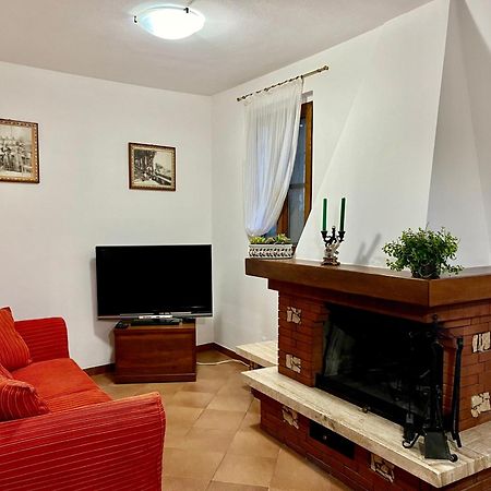 Appartamento Mirella In Centro Storico Казоле-д'Ельса Екстер'єр фото