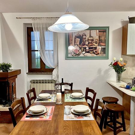 Appartamento Mirella In Centro Storico Казоле-д'Ельса Екстер'єр фото