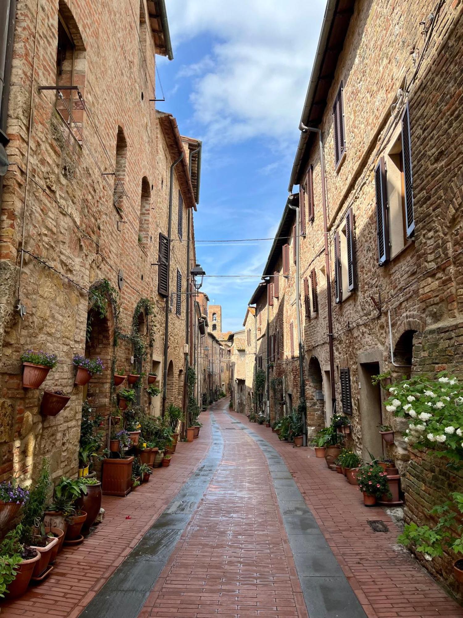 Appartamento Mirella In Centro Storico Казоле-д'Ельса Екстер'єр фото